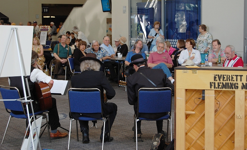 dsc_1072.jpg - have a big audience
